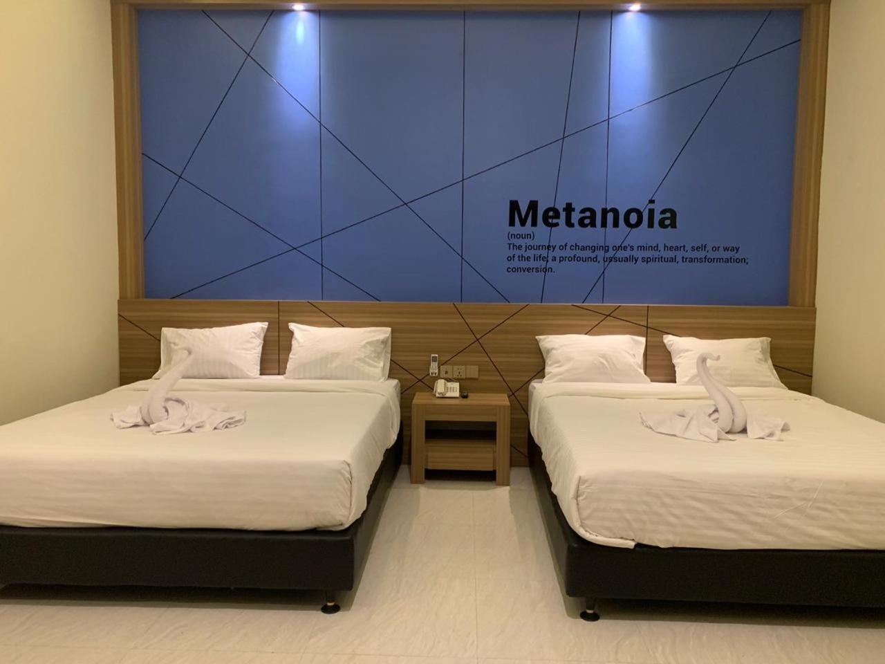 Bless Hotels Sintang 外观 照片